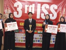 Tujuh Siswa MAN 2 Batam Bawa Pulang Tiga Penghargaan dari Ajang Internasional di Malaysia