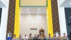Subuh Keliling Di Masjid Agung Baitul Makmur, Polsek Siantan Perkuat Silaturahmi Dengan Masyarakat
